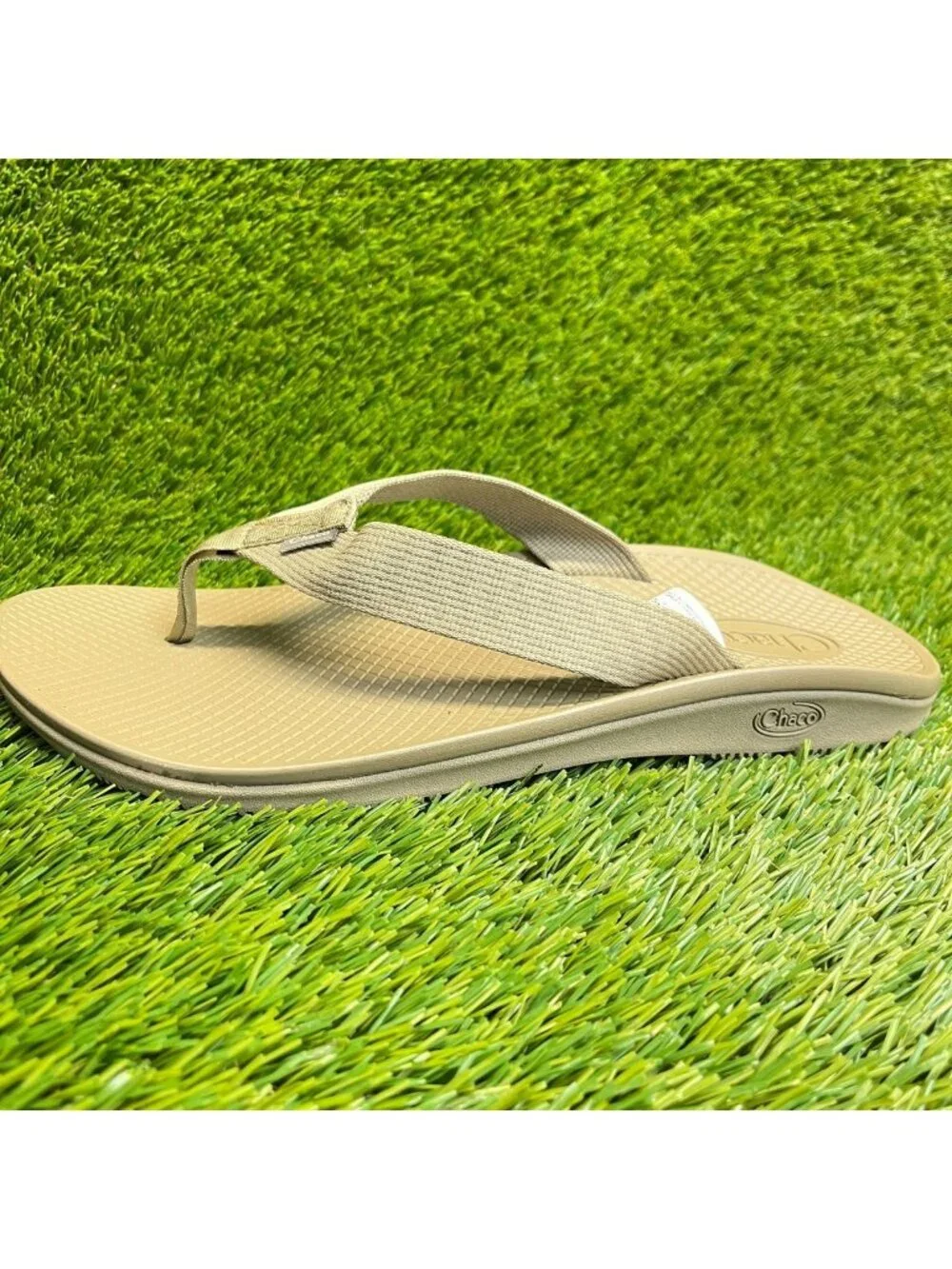 Chaco Classic Flip Flop Mens Size 10 Khaki Tan Beach Outdoor Thong Sandals